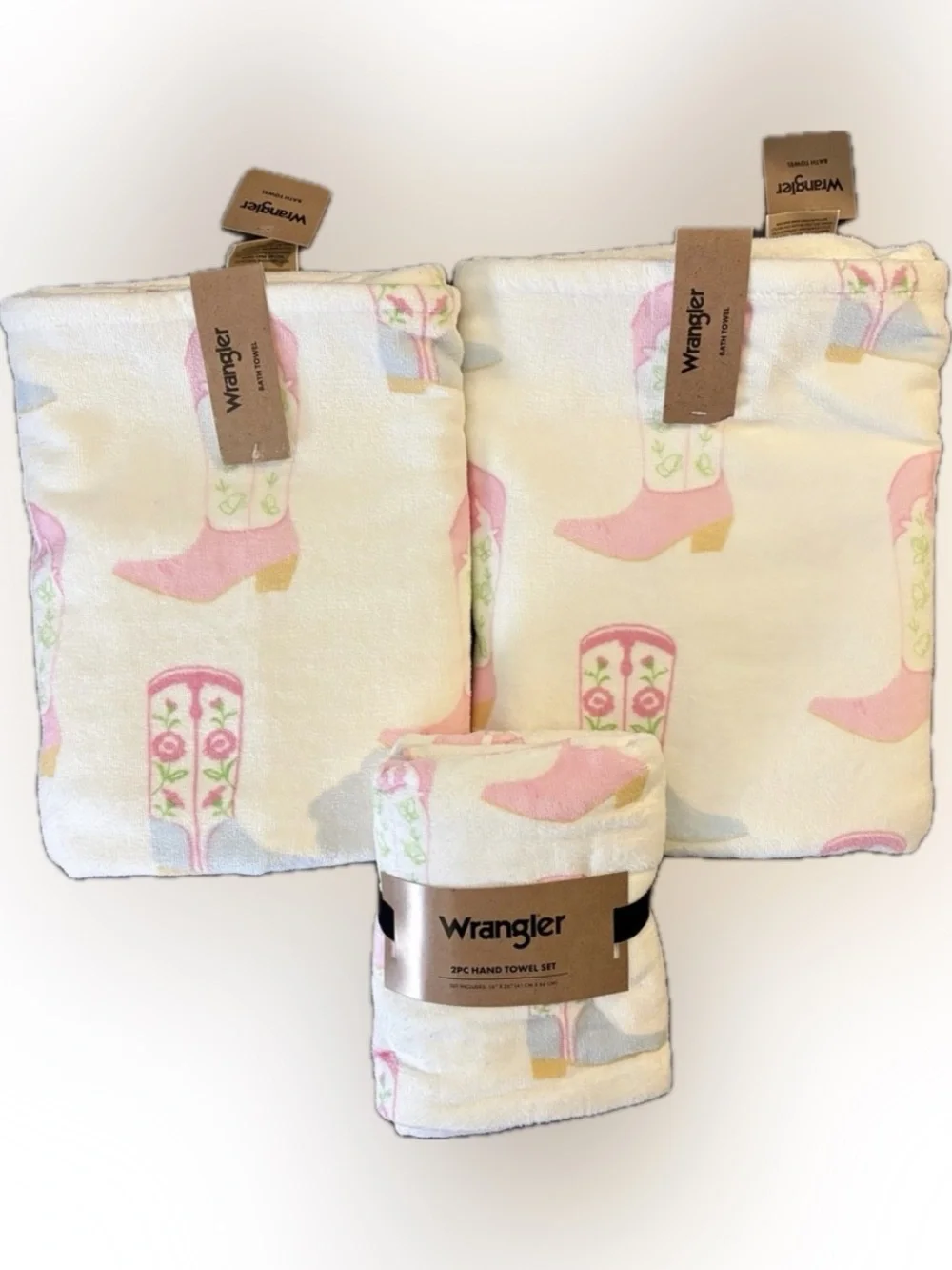 NWT WRANGLER PRETTY BOOTS PINK Towel Set 2 Bath Towels & 2 Hand Towels
